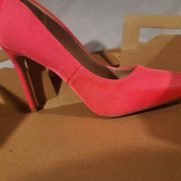 Shoes with heels - Picture 8 of 13